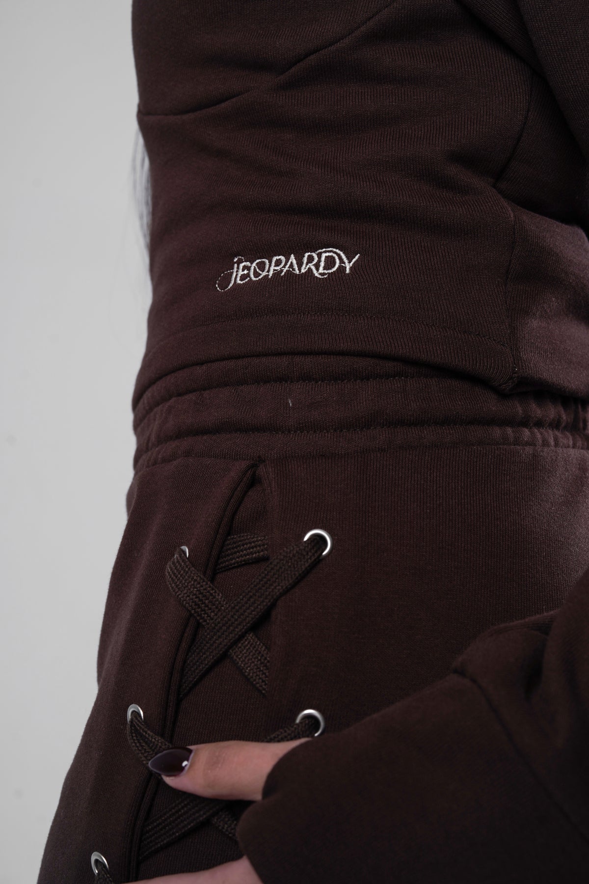 BROWN SET